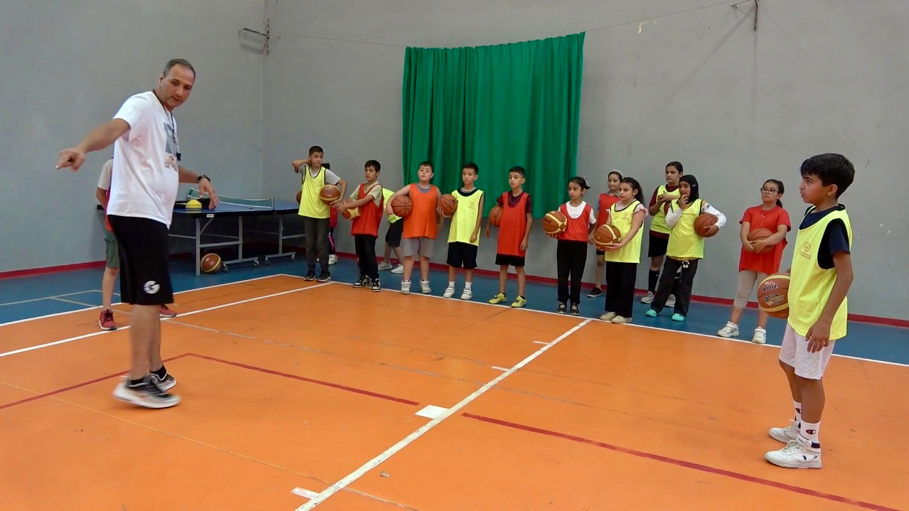 Ağrı Gençlik Merkezi’nde Yaz Okulu Basketbol Tutkusu ile Renklendi