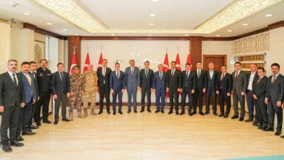Soran Valisi Halgord Şeyh Necib’ten Hakkâri Valiliğine ziyaret