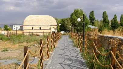Tarihi Hamur Kümbeti’nde Restorasyon Çalışmaları Tamamlandı