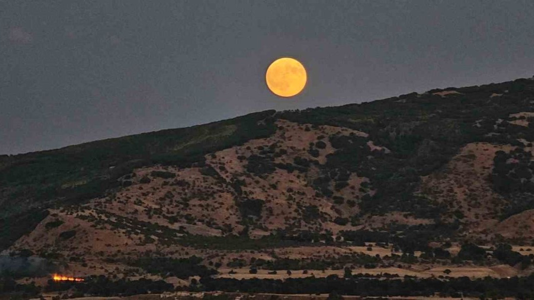 Bitlis Tatvan’da "Kanlı Ay" tutulması