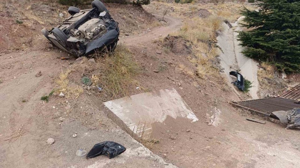 Hekimhan’da otomobil drenaj kanalına düştü: 1 yaralı
