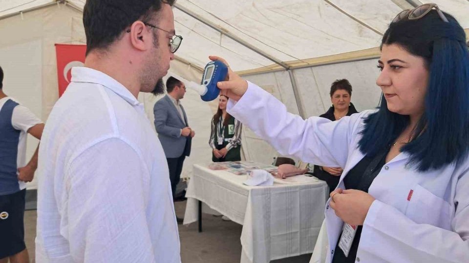 Kars’ta Halk Sağlığı Haftası’nda vatandaşlar bilgilendirildi