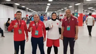 Vanlı Boksörlerden Milli Gurur
