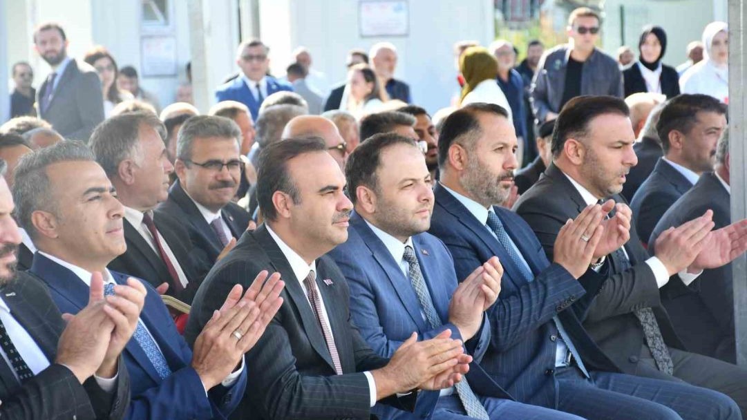 Bakan Kacır: "Terörsüz Türkiye menzilindeki adımlarımızla terörü milletimizin gündeminden tümüyle çıkaracağız"
