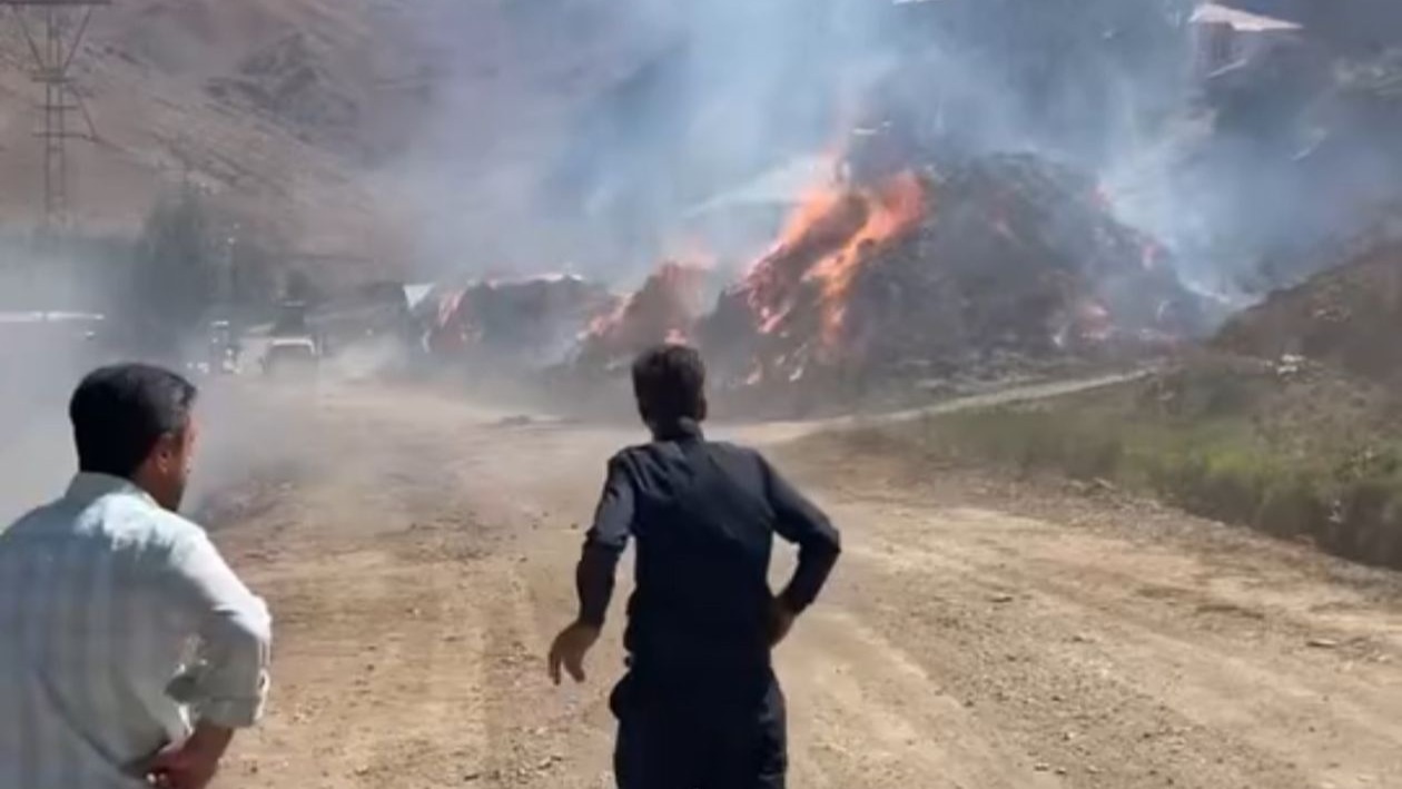 Yüksekova’da 20 bin bağ ot kül oldu