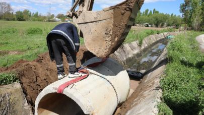 Erciş Camikebir Mahallesinde Su Tahliye Kanılı Çalışmaları