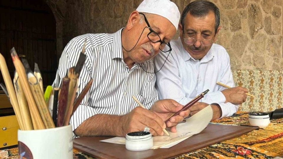 Van’da emekli öğretmen Kur’an-ı Kerim’i el yazısıyla tamamladı