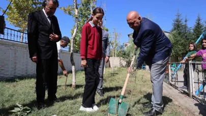Van’da "Yeşil Vatan" projesi ile öğrenciler geleceğe nefes oluyor