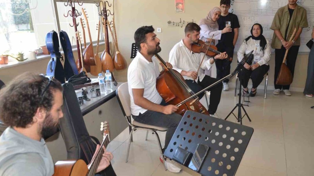 Büyükşehir Belediyesi gençlere sanat kapısı açıyor