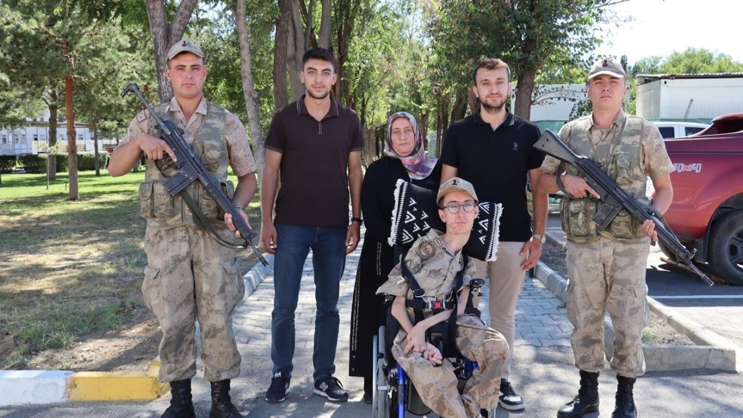 Yeniçeri’nin üniforma hayali gerçek oldu