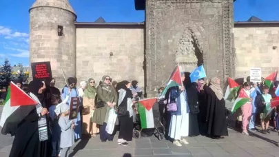 Erzurum'da Sağlık çalışanların sessiz yürüyüşü 96. haftada