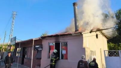 Tandır evinde çıkan yangını itfaiye söndürdü