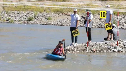 Akarsu Kano Slalom Türkiye Kupası yarışları Erzincan’da yapıldı