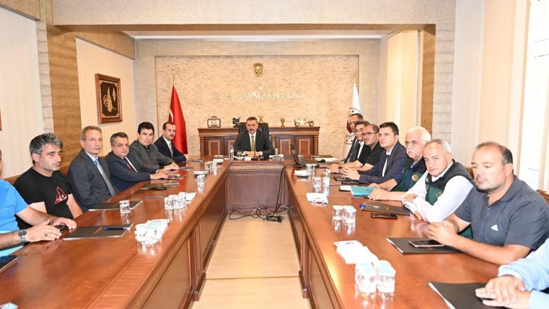 Erzurum İspir’de yaşanan heyelan sonrası AFAD İl koordinasyon kurulu bölgede incelemelerde bulunuldu bir dizi karar aldı