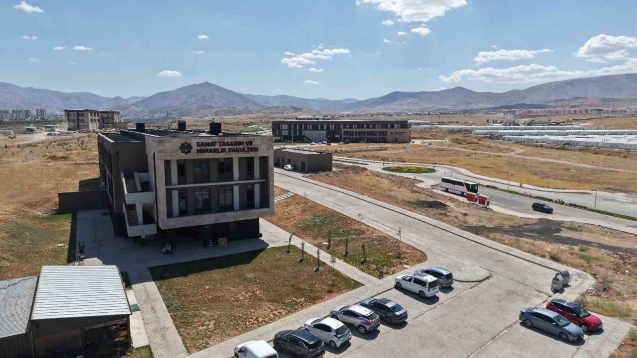 Malatya Turgut Özal Üniversitesi büyüyerek yoluna devam ediyor
