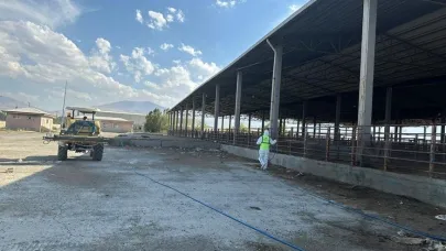 Iğdır hayvan pazarında dezenfeksiyon çalışması yapıldı