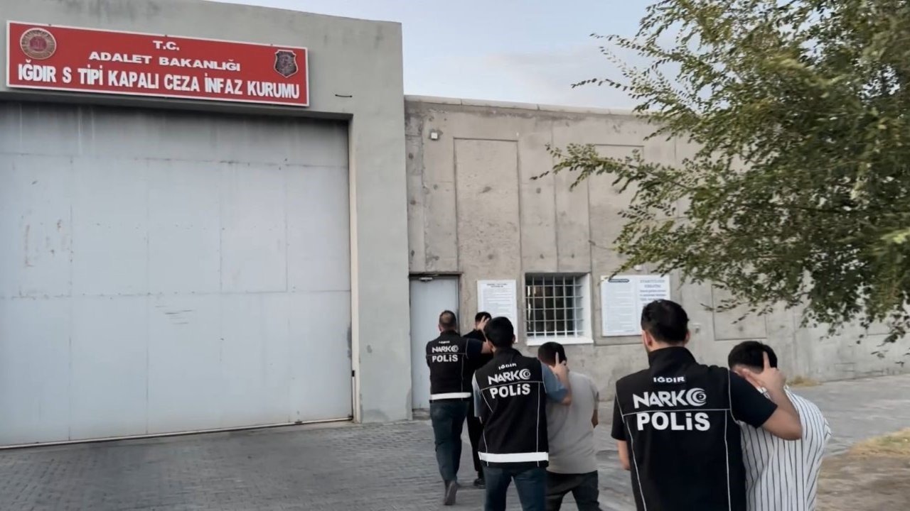 Polis Iğdır’da  gerçekleştirdiği uyuşturucu operasyonun da 3 kişiyi tutukladı