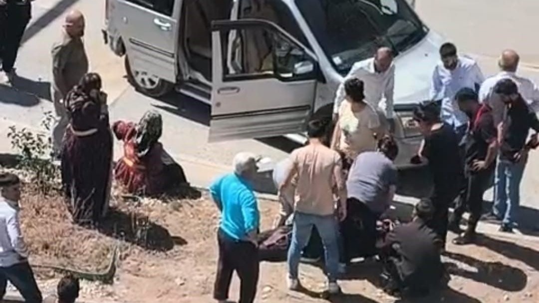 Hakkari’de freni patlayan çekici 6 araca çarparak durabildi