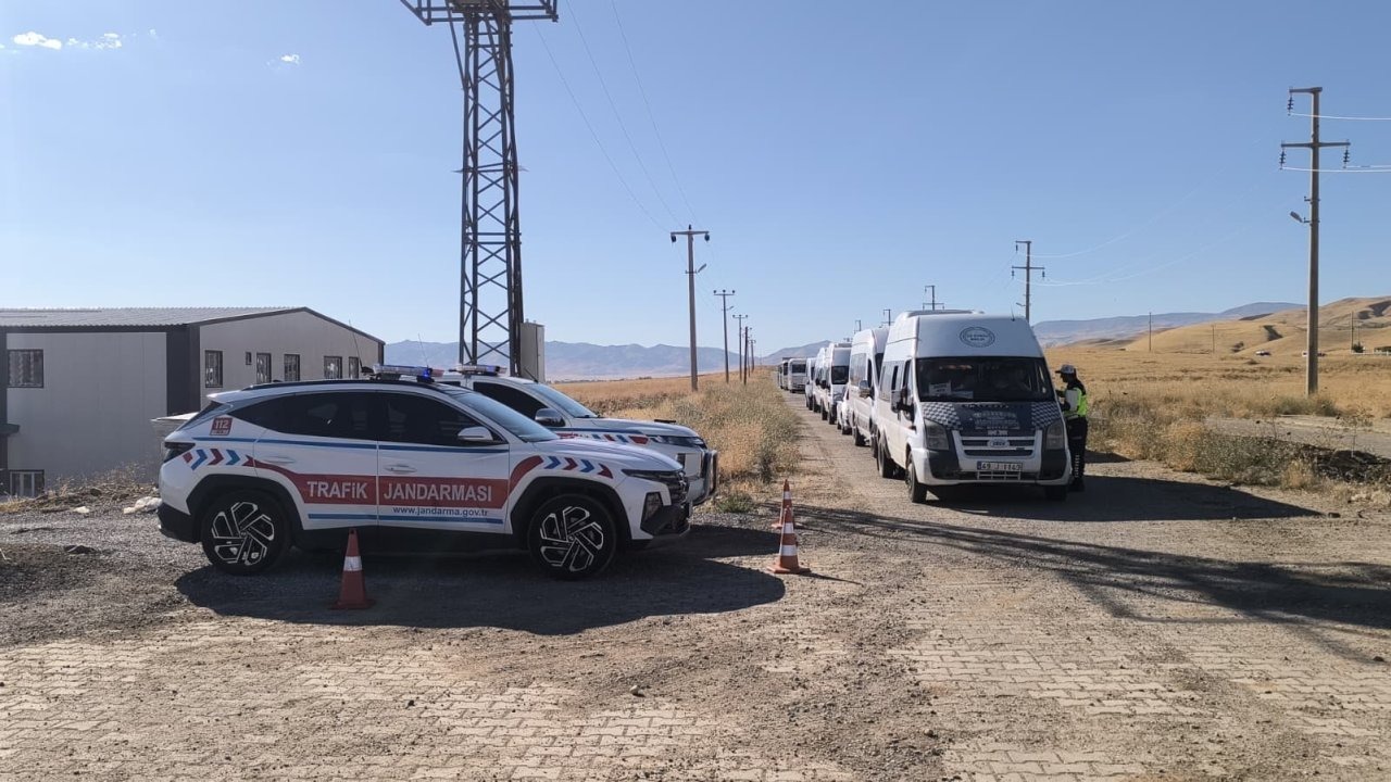 Okul servis araçları denetlendi