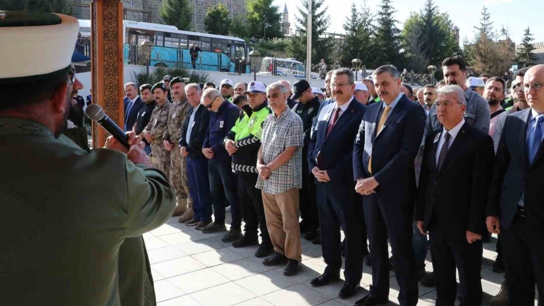 Erzurum'da kalp krizi geçiren polis memuru hayatını kaybetti