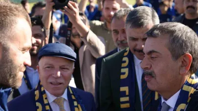 Milli Eğitim Bakanı Yusuf Tekin, Erzurum’da esnafla buluştu