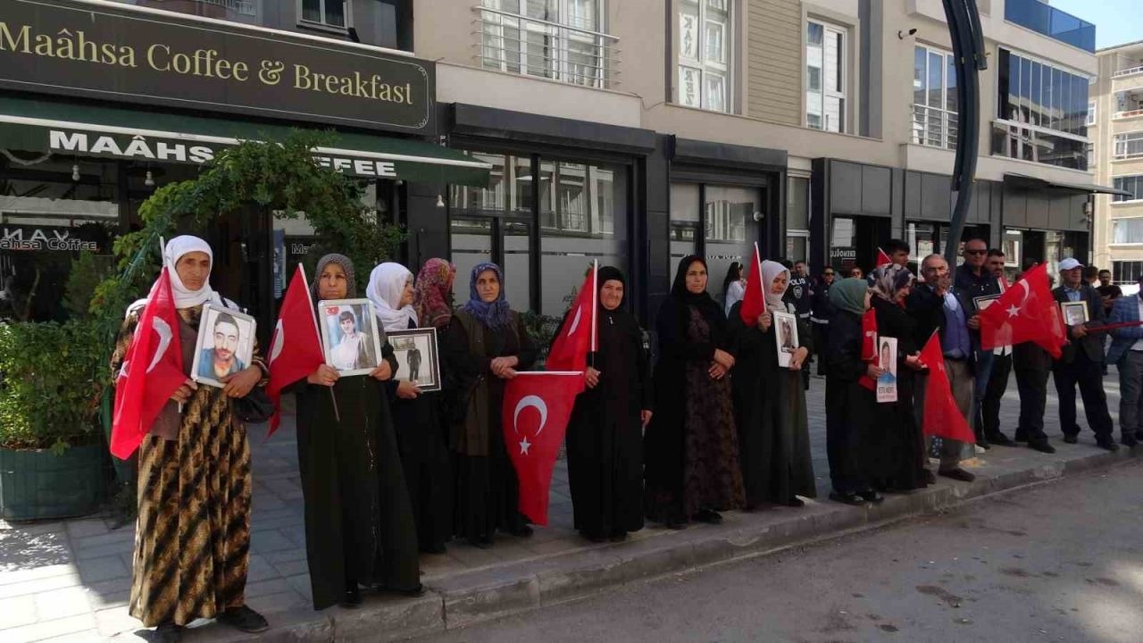 Vanlı anne: "Barış olsun, bu acı bitsin"