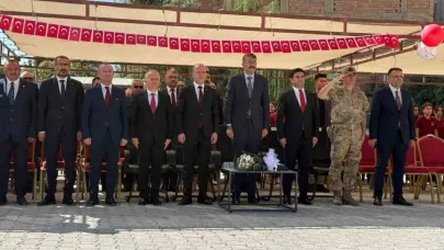 Hakkâri’de İlköğretim Haftası coşkusu