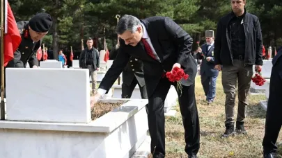 Erzurum Valisi Mustafa Çiftçi, Karskapı ve Erzurum polis şehitliğini ziyaret etti