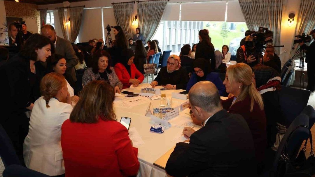 Erzurum’da aile çalıştayı  düzenlendi