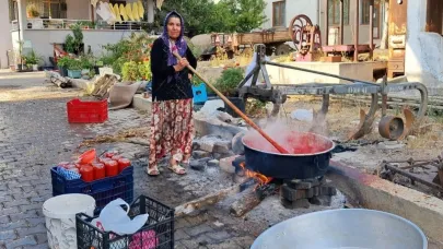 Kışlık salçalar kaynamaya başladı
