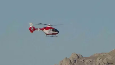 Asfiksi hastası yenidoğan bebek ambulans helikopterle Van’a getirildi