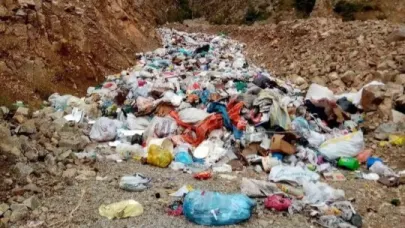 İspir’de çöp skandalı