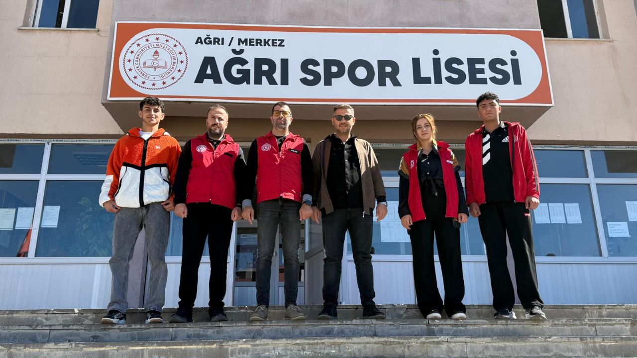 Ağrı’da Gençlik Merkezi faaliyetleri öğrencilere tanıtıldı