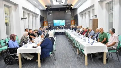 Yeşilyurt Belediyesi’nden ihtiyaç sahibi yaşlılara tansiyon aleti desteği
