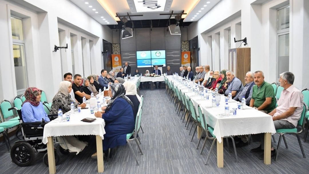 Yeşilyurt Belediyesi’nden ihtiyaç sahibi yaşlılara tansiyon aleti desteği
