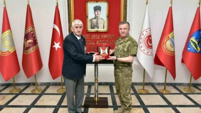 Erzincanlı Gazilerden 3’ncü Ordu Komutanı Altuğ Paşa’ya hayırlı olsun ziyareti