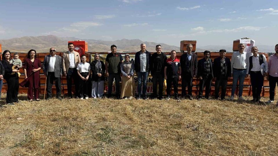 Hakkari Yüksekova’da arıcılığa kadın eli değiyor: "Bin 275 kovan desteği verildi"