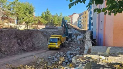 İspir’de heyelan krizi