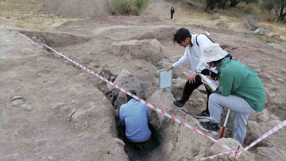 Hınıs’ta 5 bin yıllık tarih gün yüzüne çıkarılıyor