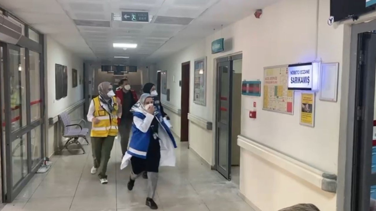 Sarıkamış Devlet Hastanesi’nde yangın tatbikatı gerçeği aratmadı