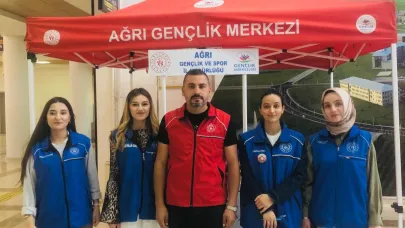 AİÇÜ Genç Ofis’ten Yeni Öğrencilere Tanıtım Standı