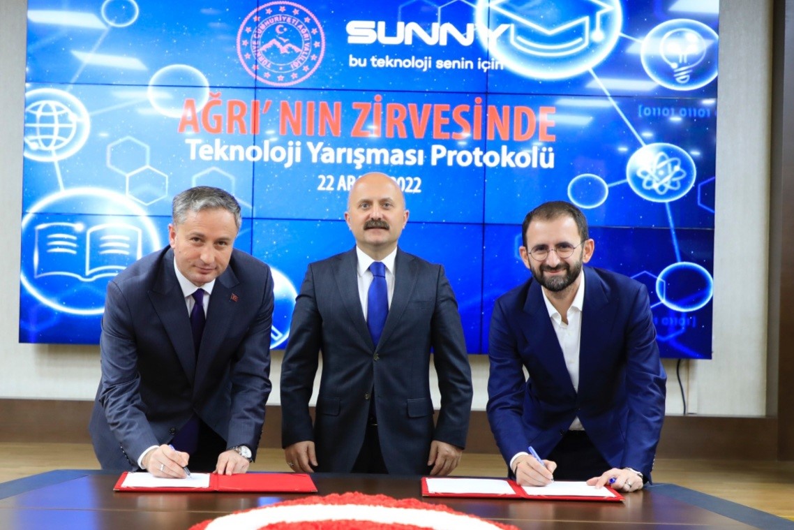 Ağrı Valiliği Katkısıyla “Ağrı’nın Zirvesinde Teknoloji Yarışması” Protokolü İmzalandı