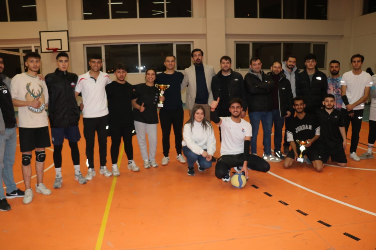 Patnos'ta Düzenlene Voleybol Turnuvası Sona erdi