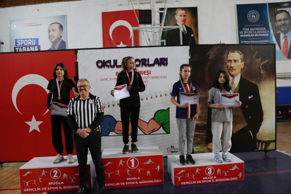 Okul sporları gençler bilek güreşi Muğla'da yapıldı