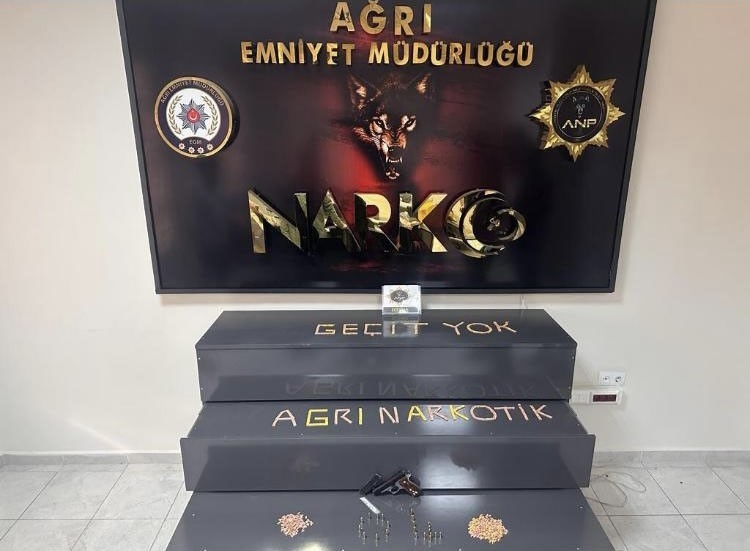 Ağrı'da 2 Kişi Uyuşturucu Madde Ticareti Yaparken Yakalandı...