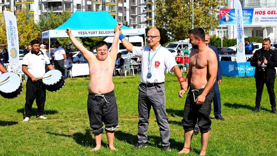 20. Uluslararası Turgut Özal Karakucak Güreşleri görkemli başladı