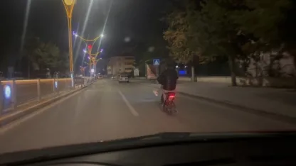 Erzincan'da elektrikli bisikletle tehlikeli rahatlık!