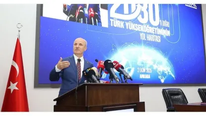 ETÜ Rektörü Prof. Dr. Bülent Çakmak, YÖK’ün "2030 Türk yükseköğretim yol haritası" toplantısına katıldı