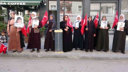 Van'da evlat nöbetindeki annelerin umutlu bekleyişi sürüyor
