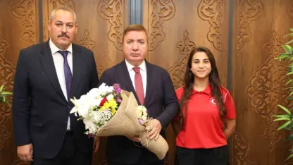 Vali Aydoğdu, sporcuları makamında ağırladı